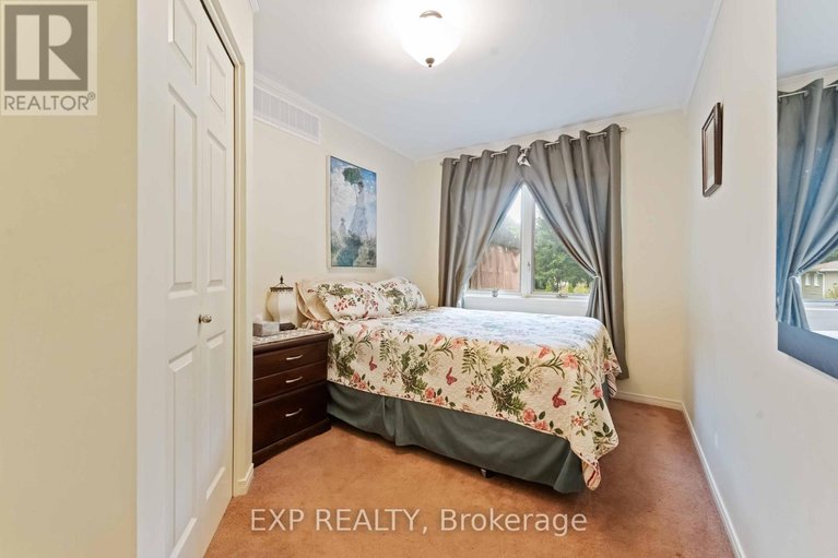 29620058/16-evelyn-street/stittsville-south/ottawa/ontario/K2S1M9_9