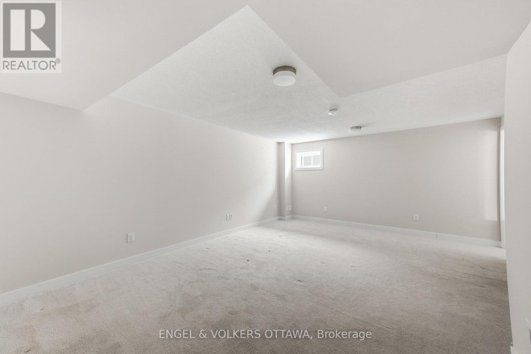 29352954/302-canadensis-lane/half-moon-bay/ottawa/ontario/K2J6X8_34