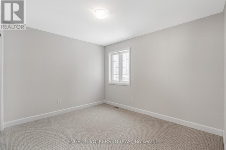 29224577/683-fisher-street/north-grenville-twp-kemptville-south/north-grenville/ontario/K0G1J0_24