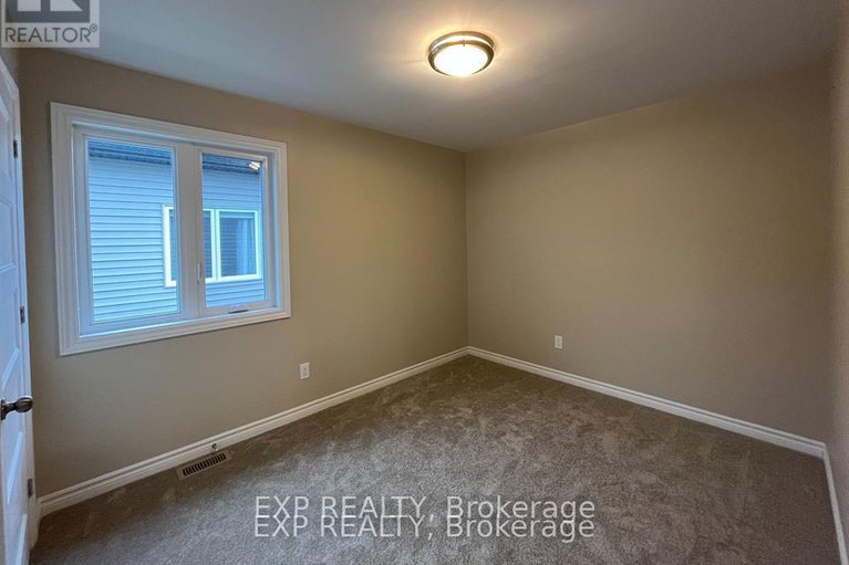 28364468/53-craig-street/village-of-russell/russell/ontario/K4R1A6_6