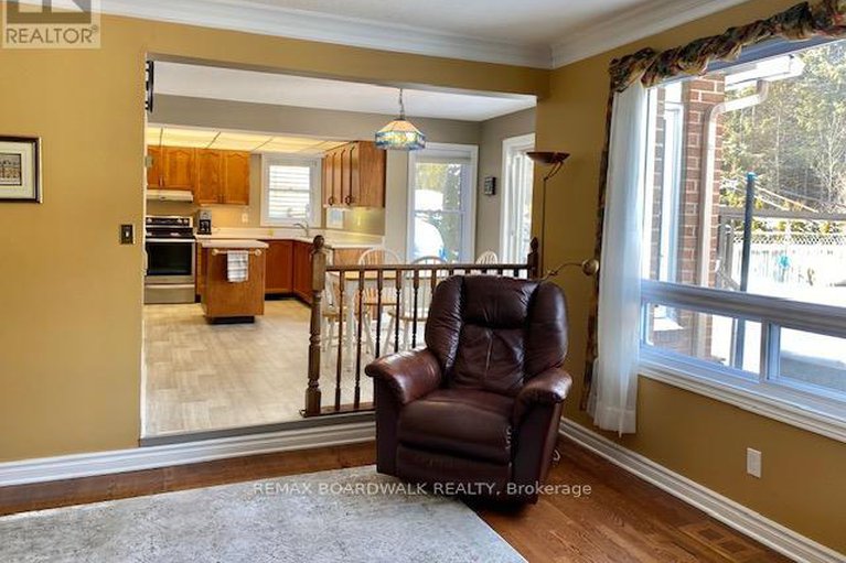 29408101/182-palomino-drive/bridlewood/ottawa/ontario/K2M1P2_25