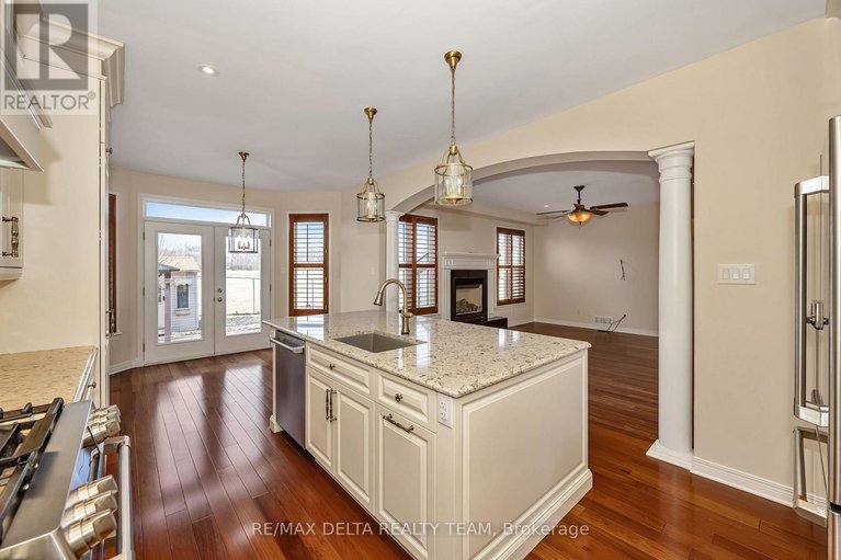 29583764/1983-plainhill-drive/notting-hillsummerside/ottawa/ontario/K4A0E8_11