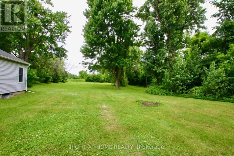 28500319/13928-connaught-road-s/north-dundas-winchester-twp/north-dundas/ontario/K0C1H0_30
