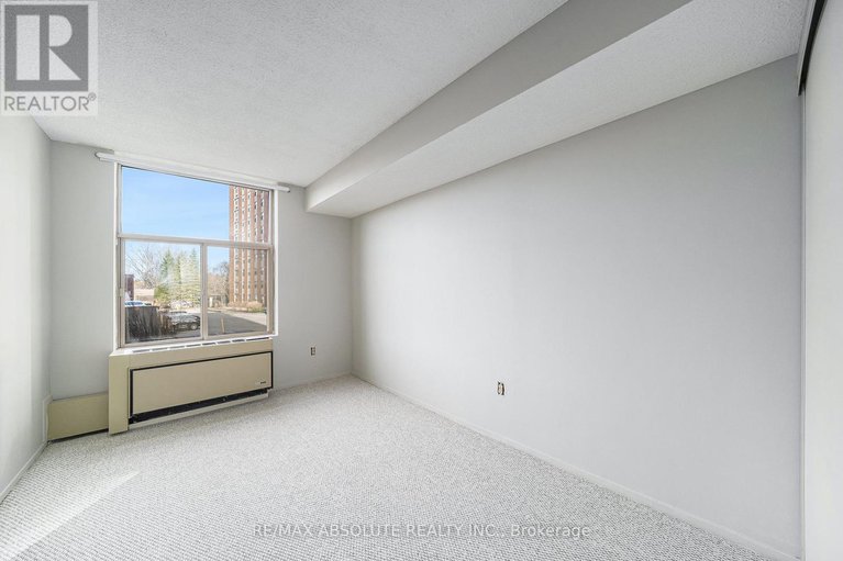 28250685/203-2759-carousel-crescent/emerald-woodssawmill-creek/ottawa/ontario/K1T2N5_15