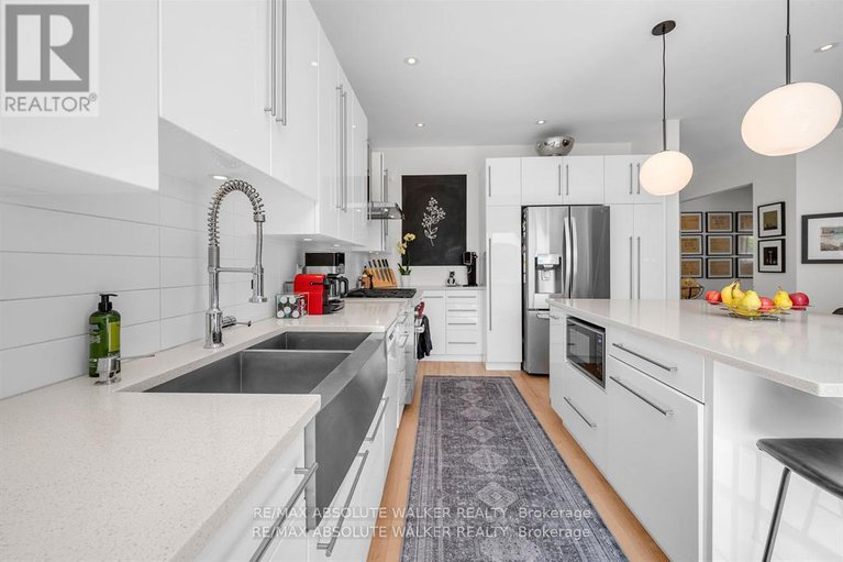 28644323/107-joshua-street/mer-bleuebradley-estatesanderson-park/ottawa/ontario/K1W0A2_15