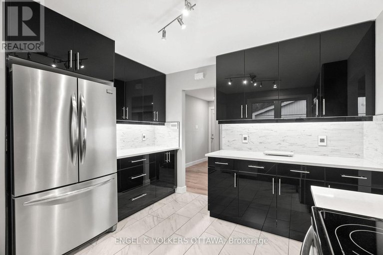 29413607/20-gary-avenue/manordale/ottawa/ontario/K2G3L3_12