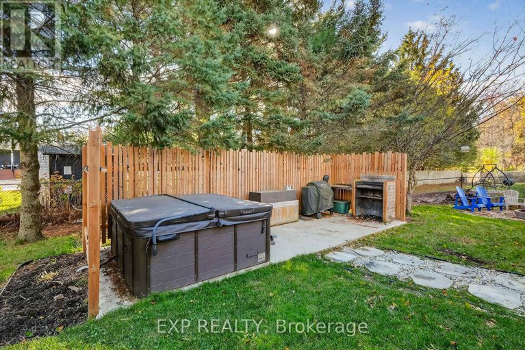 29078716/544-loucks-drive/village-of-russell/russell/ontario/K4R1B6_33