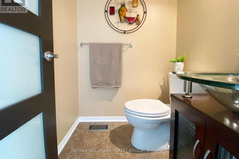 29052935/1415-caravel-crescent/bilberry-creekqueenswood-heights/ottawa/ontario/K1E3X4_23