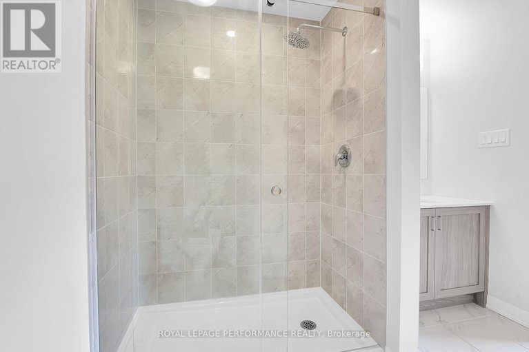 28336168/116-pizzicato-street/mer-bleuebradley-estatesanderson-park/ottawa/ontario/K1W0S2_32