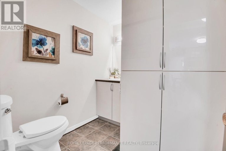 28601018/106-queensline-drive/bruce-farmgraham-parkqualicumbellands/ottawa/ontario/K2H7J5_23