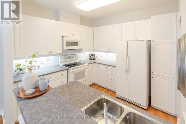 29045611/60-sable-run-drive/stittsville-central/ottawa/ontario/K2S1W7_24