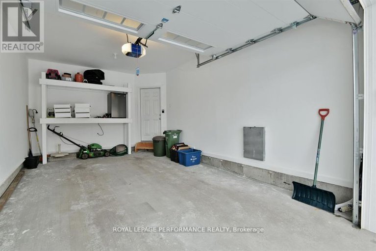 28479504/713-cap-diamant-way/camelot/ottawa/ontario/K4A1J6_29