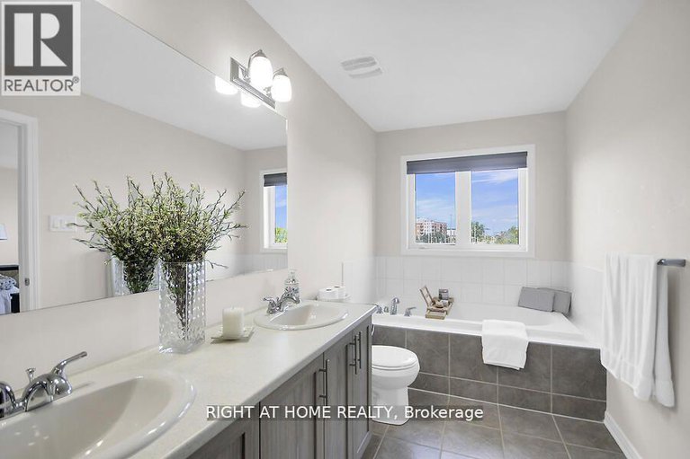 29103269/507-radiant-private/emerald-meadowstrailwest/ottawa/ontario/K2M0M9_24