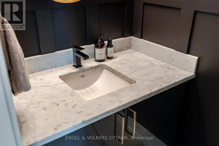 29195542/218-197-lisgar-street/ottawa-centre/ottawa/ontario/K2P0X5_31