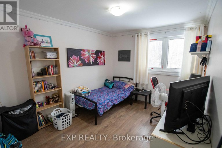 29215003/1108-grenoble-crescent/orleans-wood/ottawa/ontario/K1C2C6_16