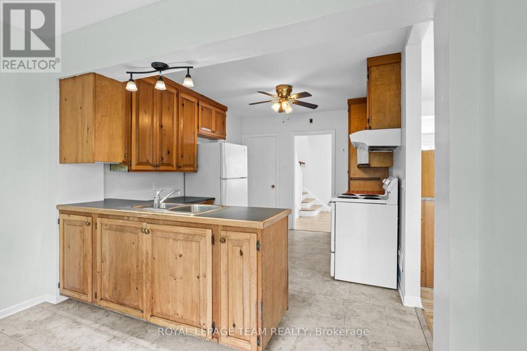 28651441/334-queen-mary-street/overbrookcastle-heights/ottawa/ontario/K1K1W9_14