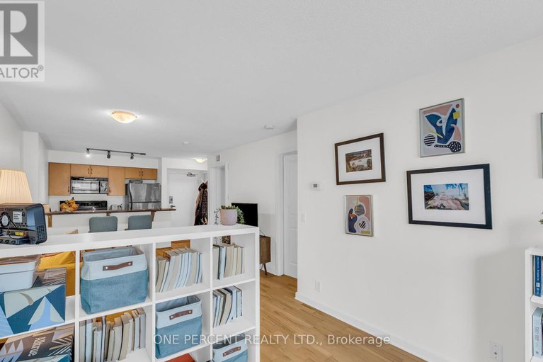 27799241/907-138-somerset-street-w/ottawa/ontario/K2P0A3_11