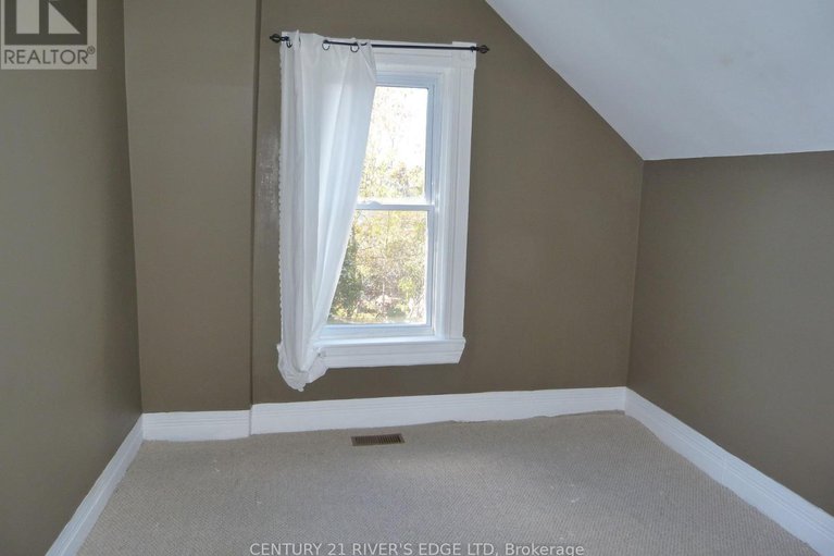 29040852/468-gladstone-street-n/winchester/north-dundas/ontario/K0C2K0_23