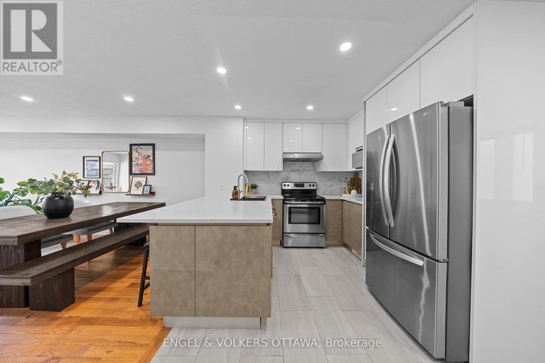 29670402/9-festive-private/central-park/ottawa/ontario/K2C4A1_6