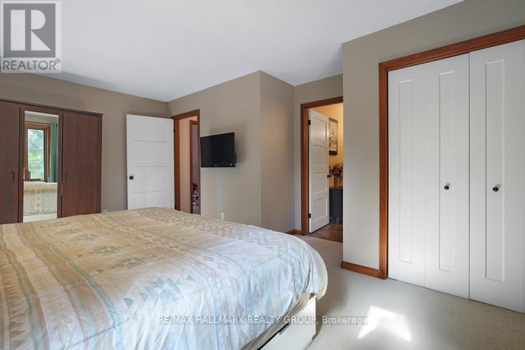 28857388/5498-edgewater-drive/manotick-east-to-manotick-station/ottawa/ontario/K4M1B4_25