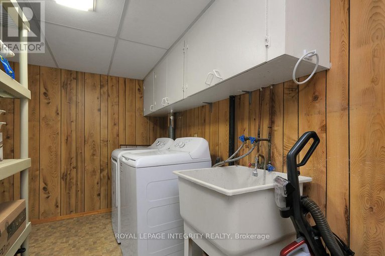 29428716/318-dalehurst-drive/tanglewood/ottawa/ontario/K2G4E4_37