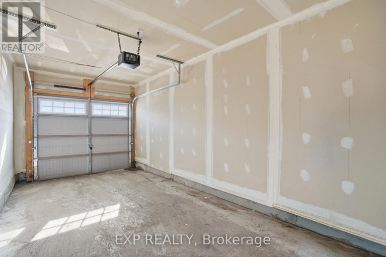 29366734/714-derreen-avenue/stittsville-north/ottawa/ontario/K2S2Y7_27