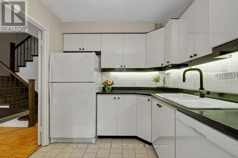 29425876/105-505-st-laurent-boulevard/viscount-alexander-park/ottawa/ontario/K1K3X4_20