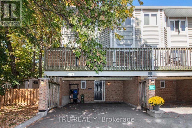 28954412/1132-chimney-hill-way/beacon-hill-south/ottawa/ontario/K1J8Z6_1