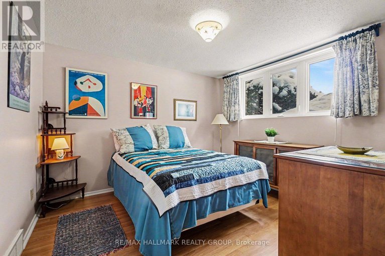 29278557/1044-adley-road/carson-grove/ottawa/ontario/K1J8B9_24