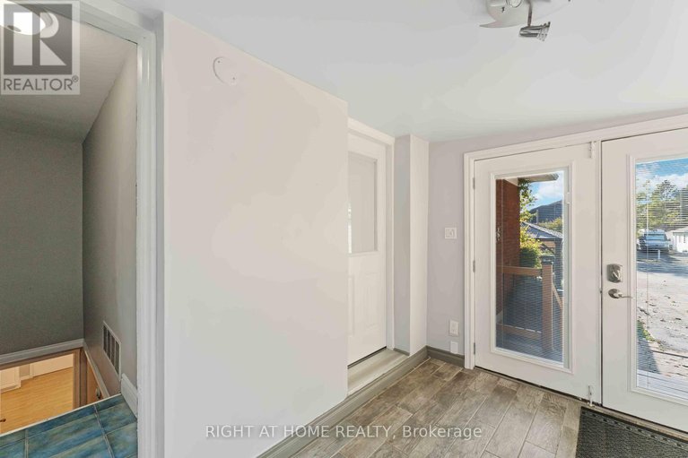 28502747/599-donald-street/overbrookcastle-heights/ottawa/ontario/K1K1L3_27