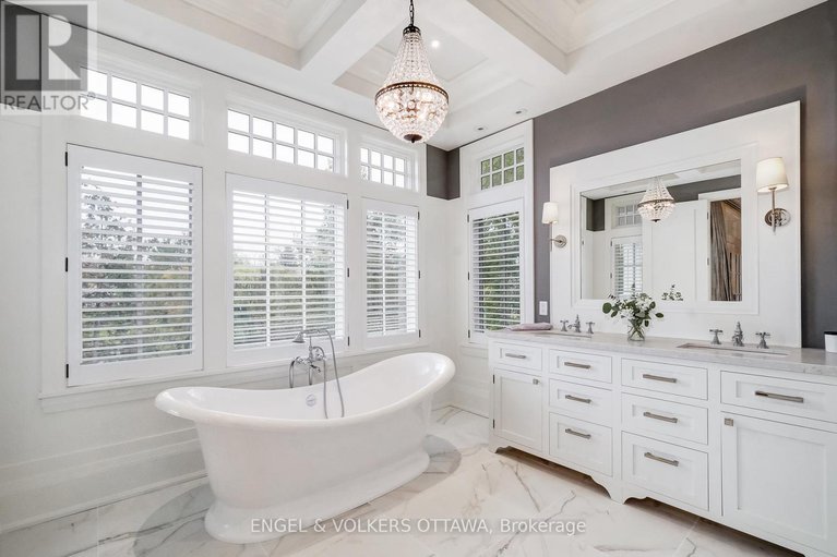 28062589/5651-herwig-place/manotick-south-to-roger-stevens/ottawa/ontario/K4M1B3_24