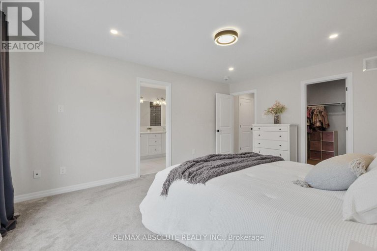 28626462/243-overberg-way/emerald-meadowstrailwest/ottawa/ontario/K2S0V8_36