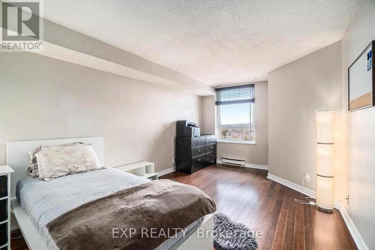 28546571/1013-80-sandcastle-drive/leslie-park/ottawa/ontario/K2H9E7_15