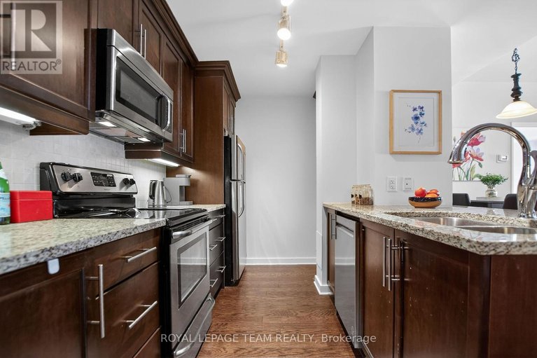 29538009/204-310-centrum-boulevard/bilberry-creekqueenswood-heights/ottawa/ontario/K1E0A3_9