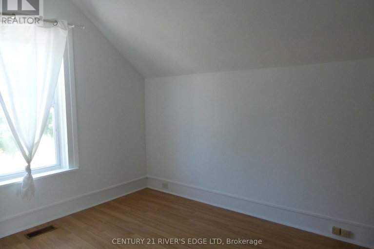 28536182/468-gladstone-street-n/winchester/north-dundas/ontario/K0C2K0_19