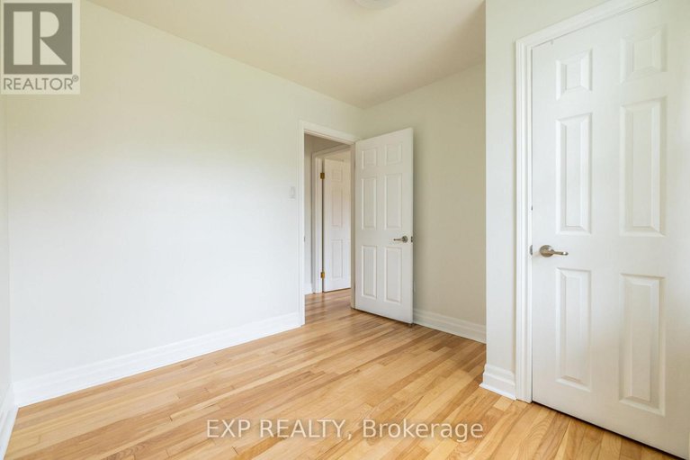 28811439/1954-rosebella-avenue/blossom-parkleitrim/ottawa/ontario/K1T1G7_13