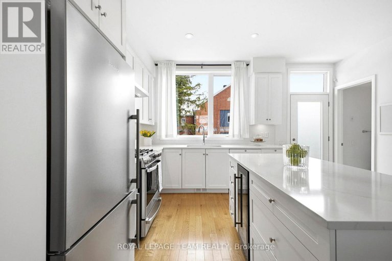 29635214/526-edison-avenue/mckellarhighland/ottawa/ontario/K2A3Y5_13