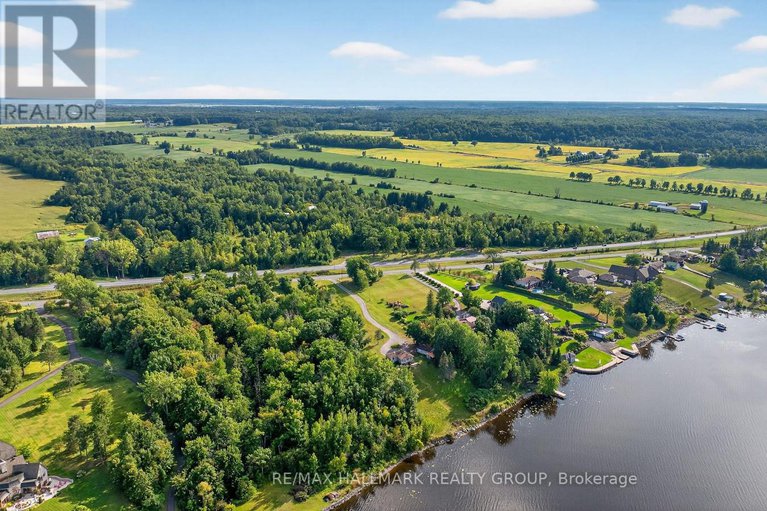 28812451/3855-old-highway-17/clarencerockland-twp/clarence-rockland/ontario/K4K1W2_42