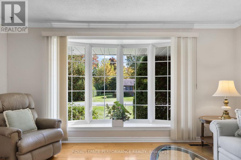 28945911/5-revol-road/merivale-gardens/ottawa/ontario/K2G0B8_11