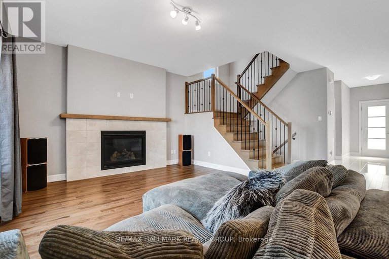 29228847/609-misty-street/village-of-russell/russell/ontario/K4R0G3_11