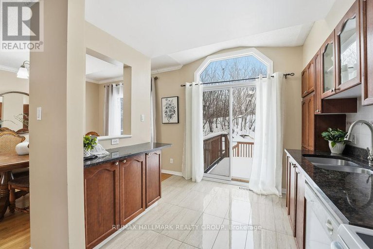 29250836/1165-falconcrest-court/chatelaine-village/ottawa/ontario/K4A3Z4_12