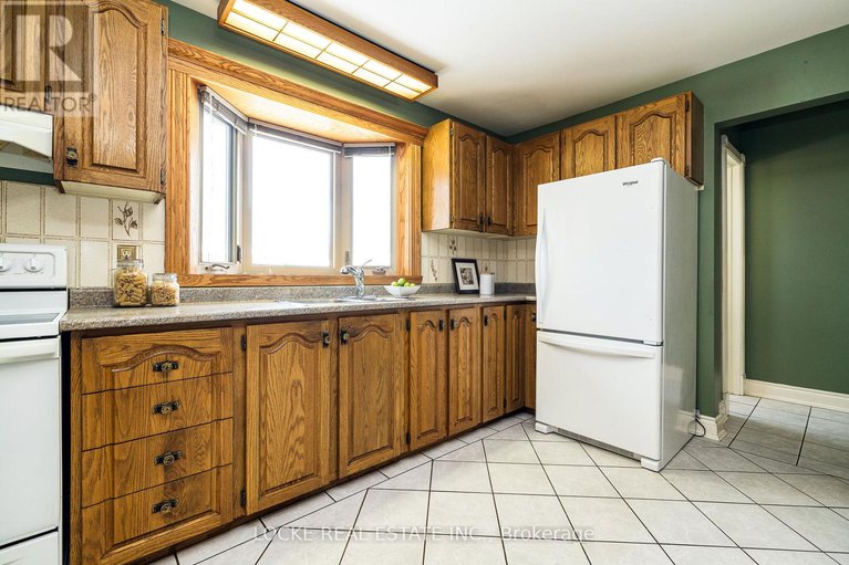 29431769/279-hoylake-crescent/bilberry-creekqueenswood-heights/ottawa/ontario/K1E1M1_15