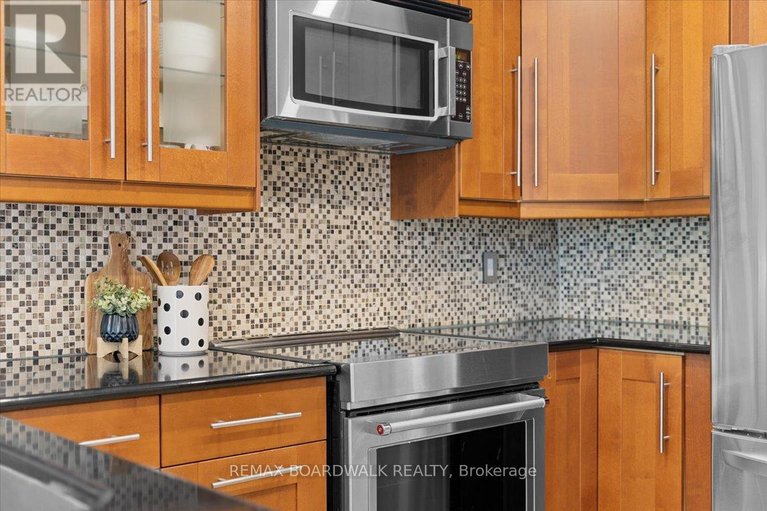 29672747/1443-larkhaven-crescent/orleanssunridge/ottawa/ontario/K1C5A5_16