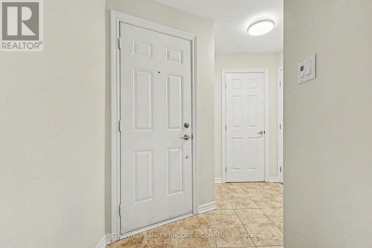 29606352/60-mayflower-private/woodroffe/ottawa/ontario/K2B0A2_3