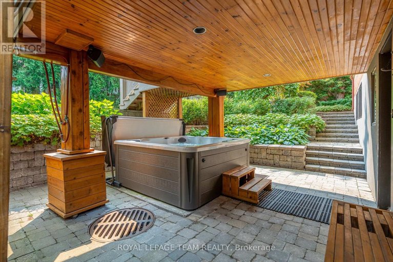 29616442/483-golden-avenue/mckellarhighland/ottawa/ontario/K2A2E4_40