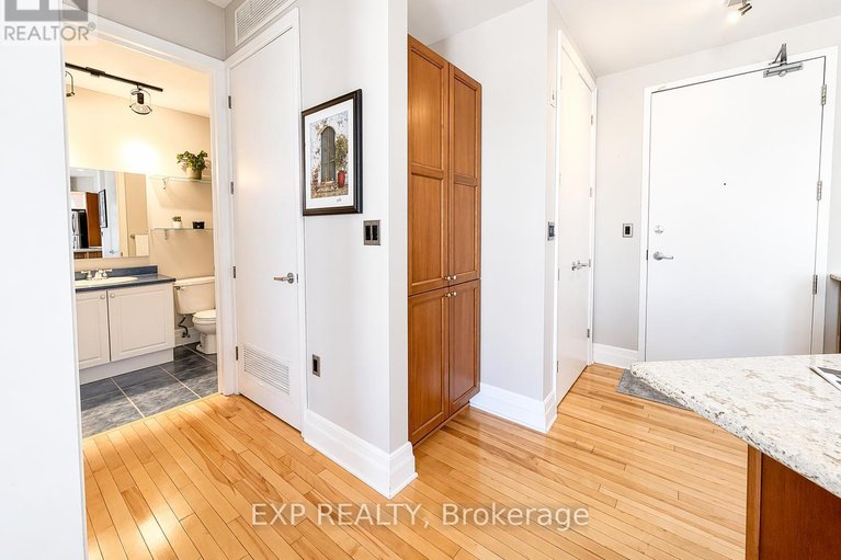 29579526/209-260-besserer-street/sandy-hill/ottawa/ontario/K1N1J3_26