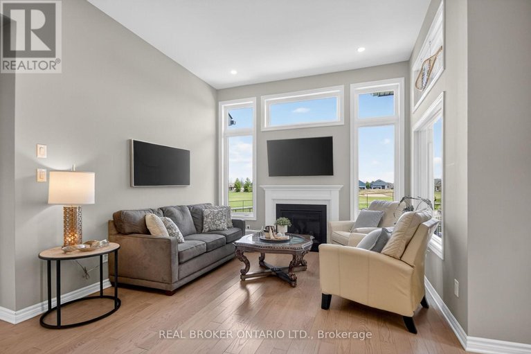 29646314/180-blackhorse-drive/north-grenville-twp-kemptville-south/north-grenville/ontario/K0G1J0_11