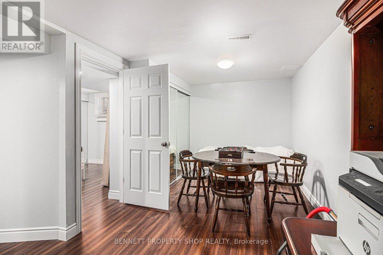 29256595/1067-rocky-harbour-crescent/riverside-southgloucester-glen/ottawa/ontario/K1V1V3_33