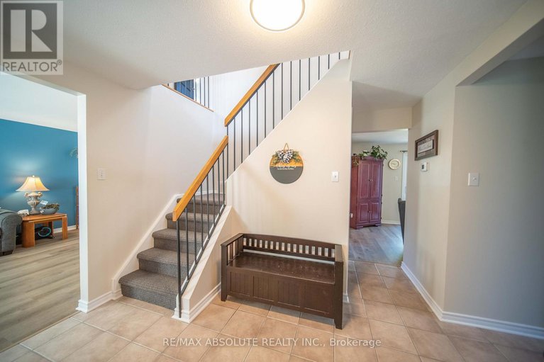 28869002/198-hoylake-crescent/bilberry-creekqueenswood-heights/ottawa/ontario/K1E2M8_10