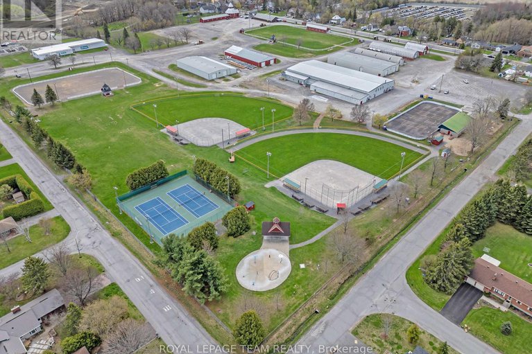 28266949/129-ridgeview-drive/carp/ottawa/ontario/K0A1L0_44